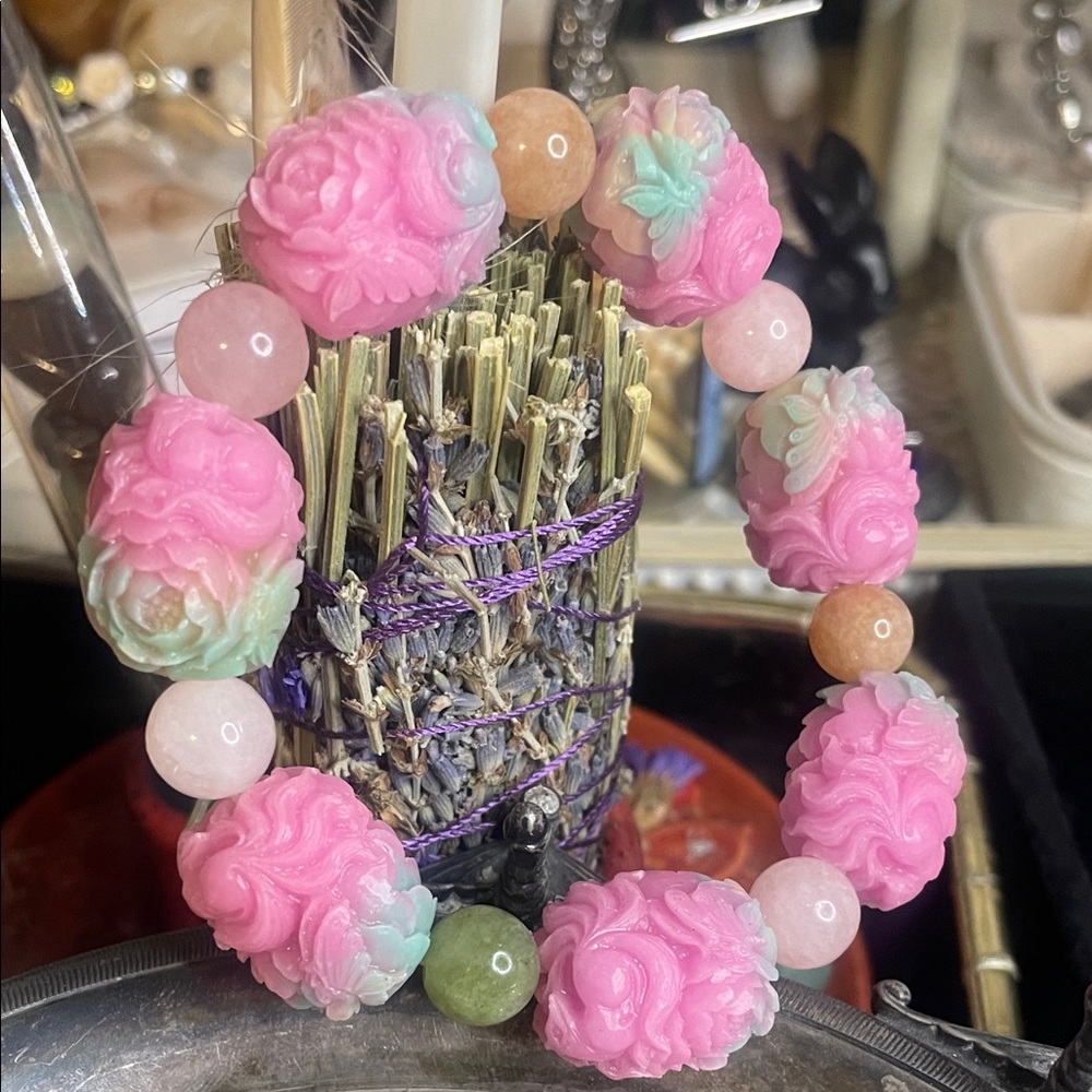 Pink Yuan Yuan Jade Carved Fox Floral Stretch Bracelet